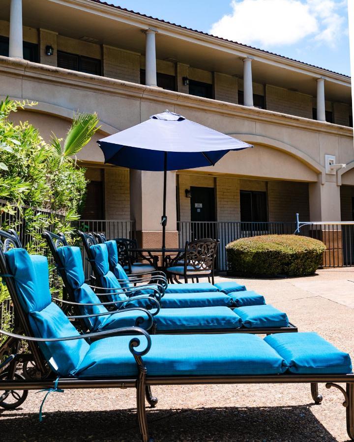 Vineyard Court Designer Suites Hotel College Station Eksteriør bilde
