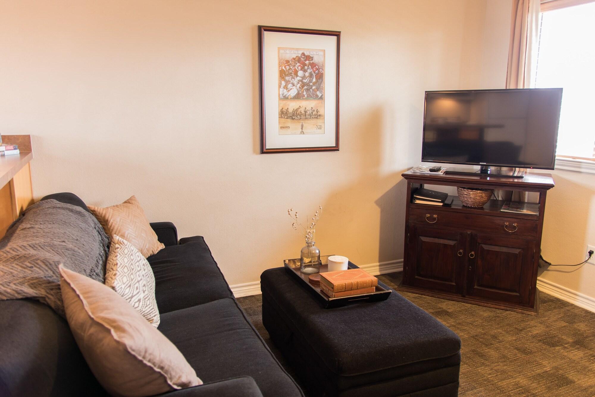 Vineyard Court Designer Suites Hotel College Station Eksteriør bilde