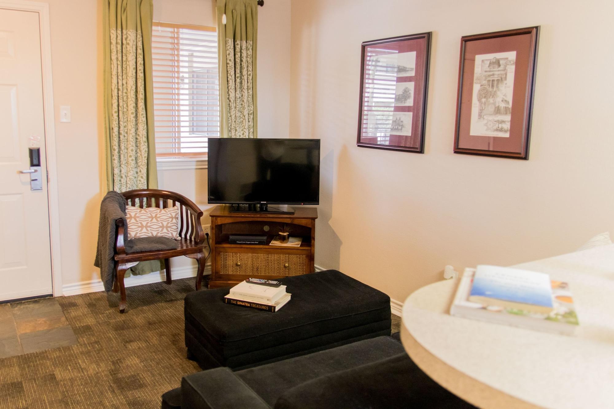 Vineyard Court Designer Suites Hotel College Station Eksteriør bilde